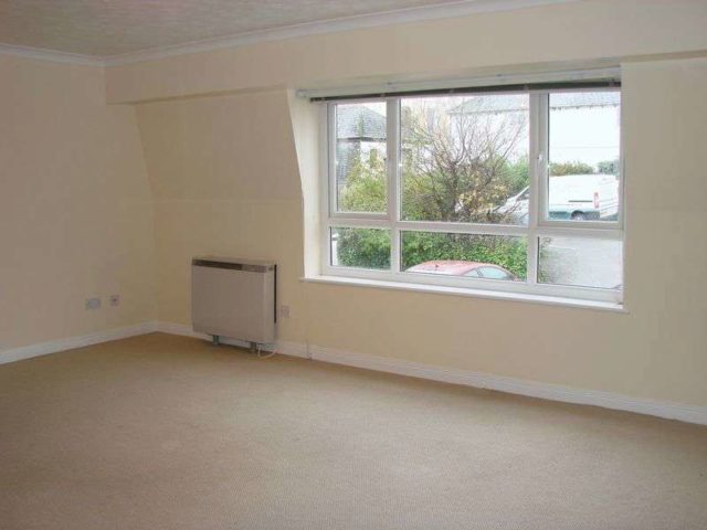  Image of 1 bedroom Flat to rent in Pound Street Liskeard PL14 at Pound Street  Liskeard, PL14 3JS